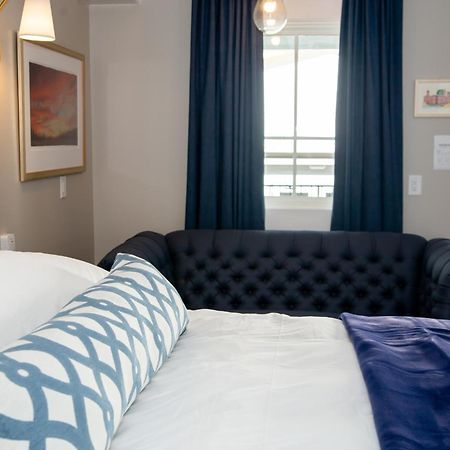 The Colonial Inn Hillsborough Ruang foto