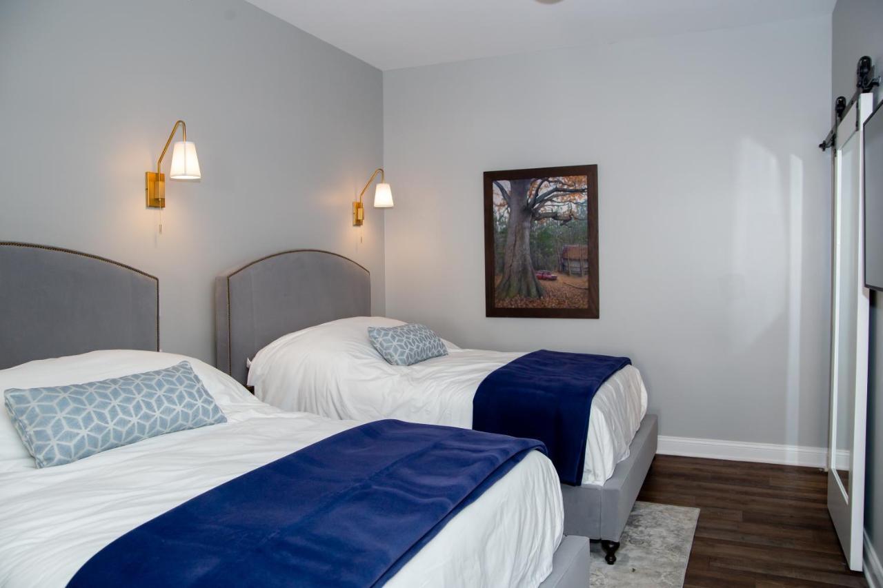 The Colonial Inn Hillsborough Bagian luar foto