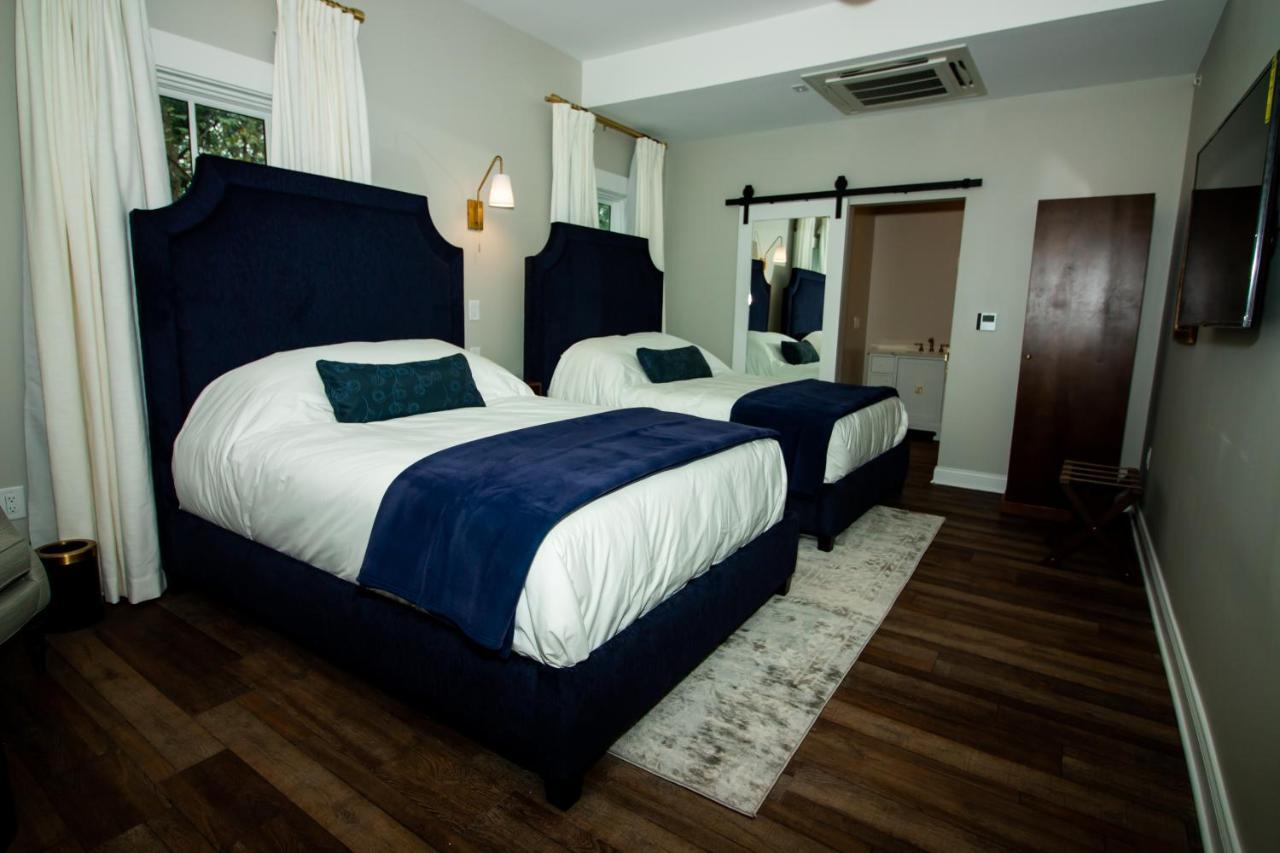 The Colonial Inn Hillsborough Bagian luar foto