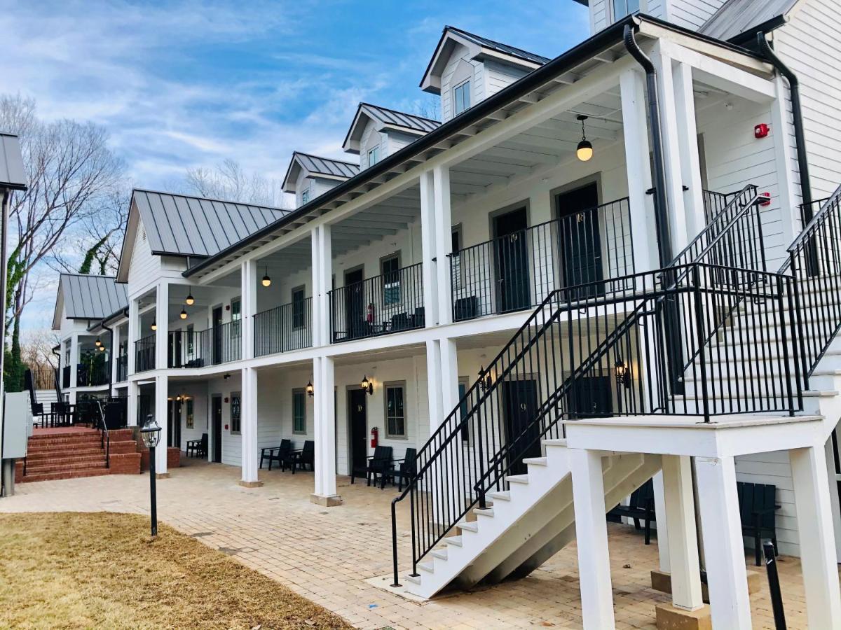 The Colonial Inn Hillsborough Bagian luar foto