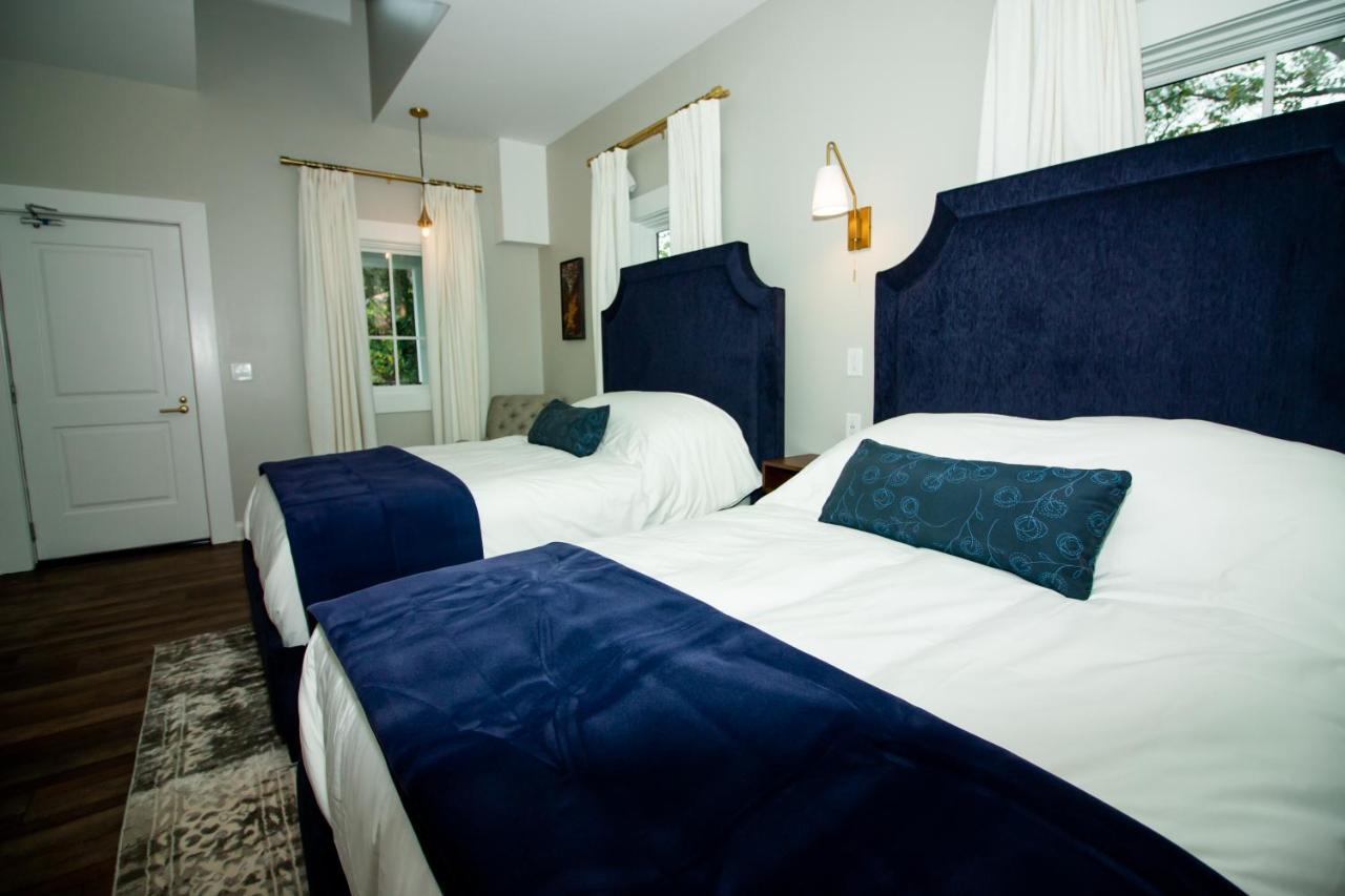 The Colonial Inn Hillsborough Bagian luar foto